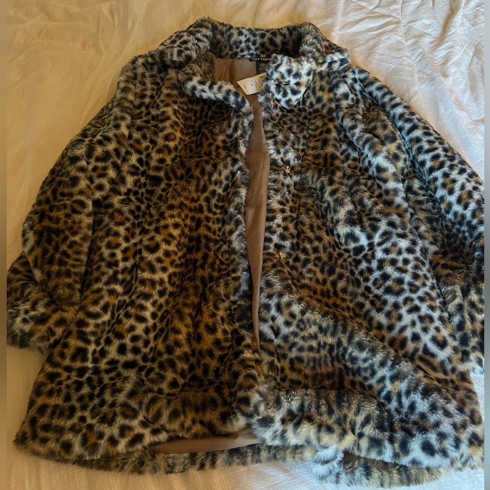 Hot Topic S/M faux fur leopard print coat
